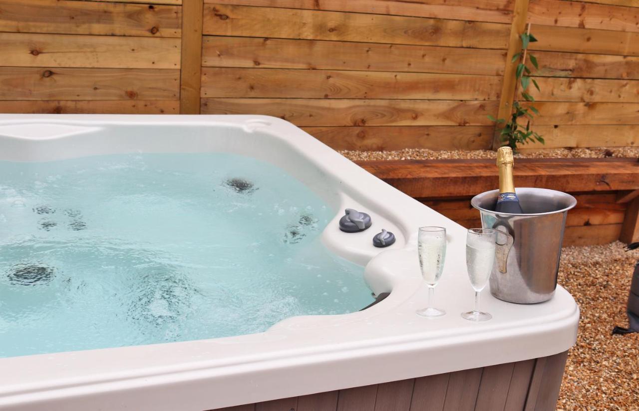 Pullman Cottage - The Culm Valley Inn Culmstock 外观 照片